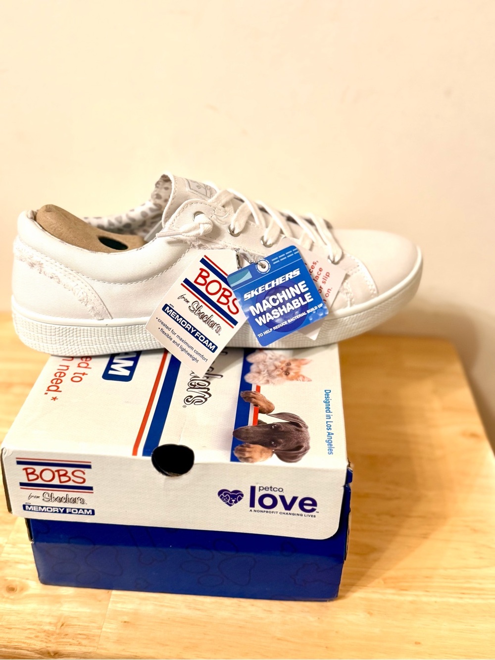 BOBS by Skechers B Extra Cute 2Cute4U Sneakers White Silver 11 NIB
